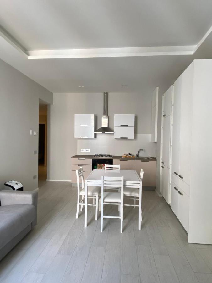 Casa Dante: Oneglia Centro-Marina-Spiagge Apartment Imperia Luaran gambar