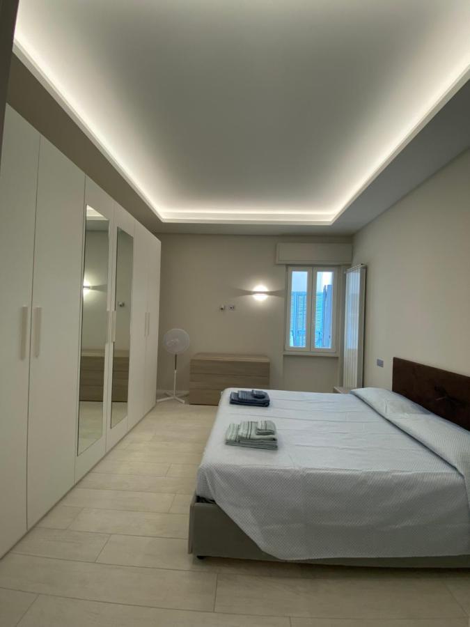 Casa Dante: Oneglia Centro-Marina-Spiagge Apartment Imperia Luaran gambar