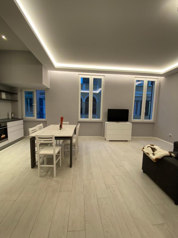 Casa Dante: Oneglia Centro-Marina-Spiagge Apartment Imperia Luaran gambar