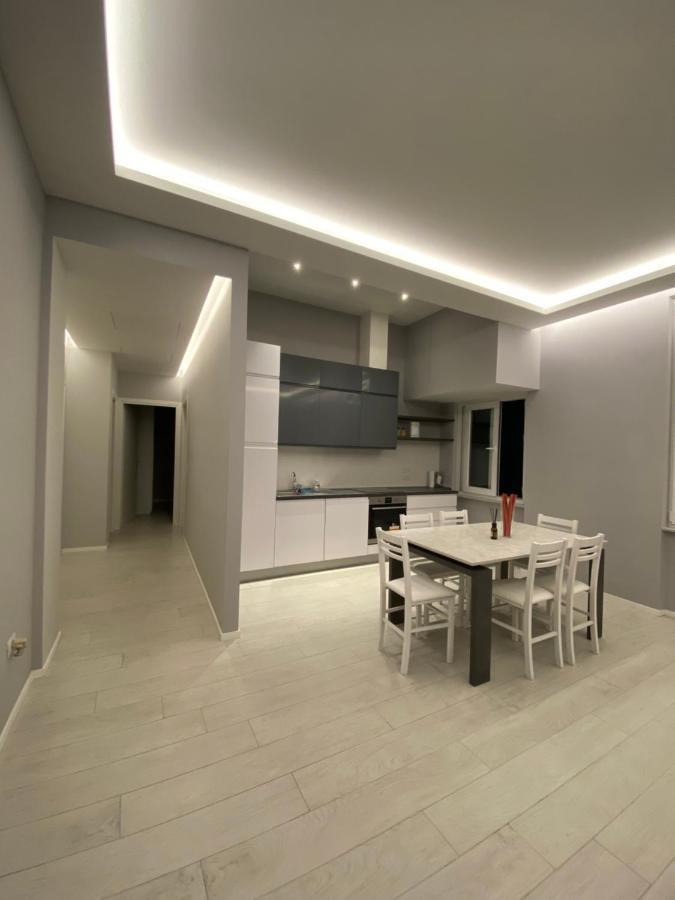 Casa Dante: Oneglia Centro-Marina-Spiagge Apartment Imperia Luaran gambar