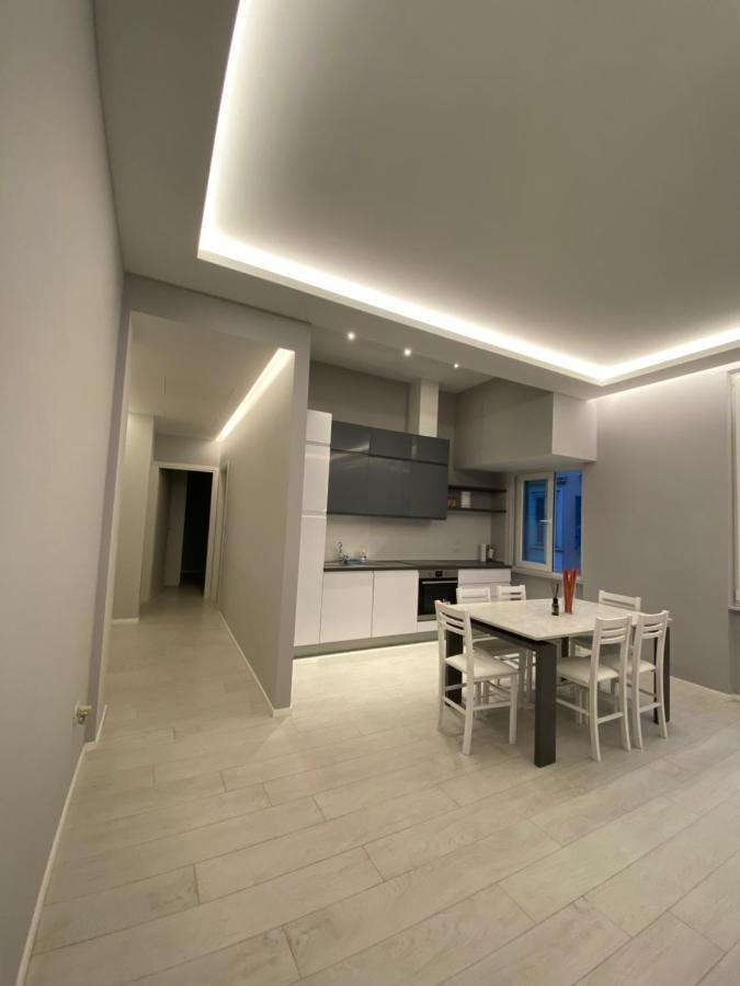 Casa Dante: Oneglia Centro-Marina-Spiagge Apartment Imperia Luaran gambar