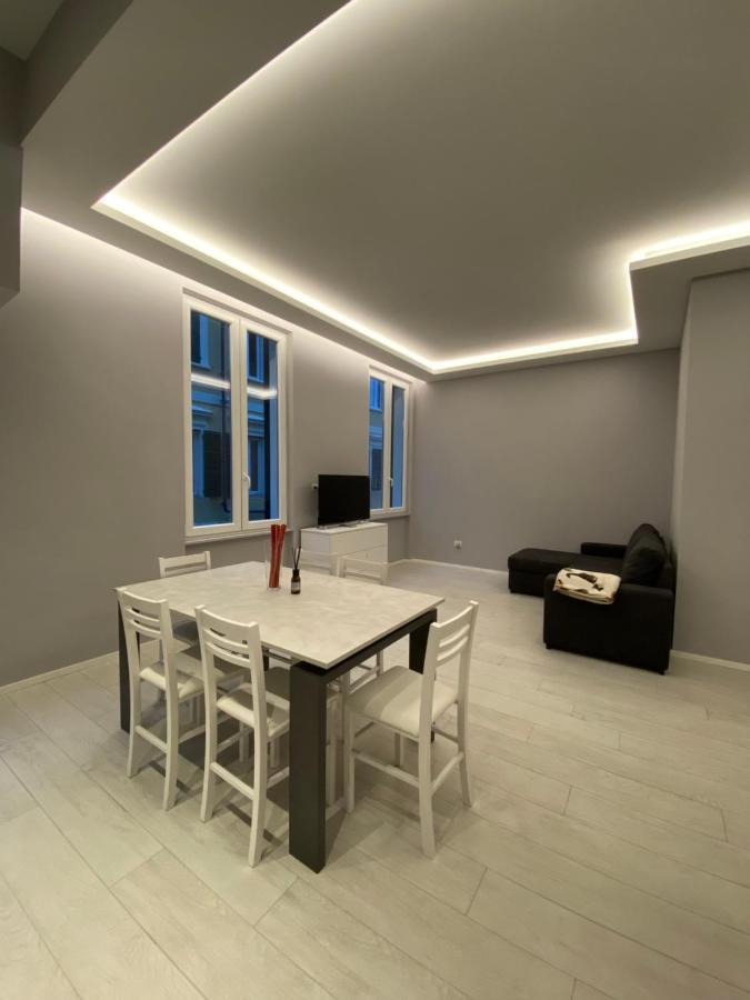 Casa Dante: Oneglia Centro-Marina-Spiagge Apartment Imperia Luaran gambar