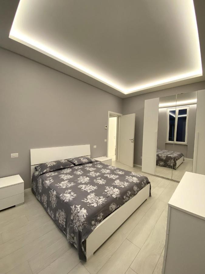 Casa Dante: Oneglia Centro-Marina-Spiagge Apartment Imperia Luaran gambar