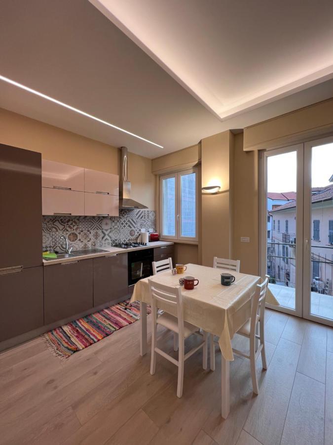 Casa Dante: Oneglia Centro-Marina-Spiagge Apartment Imperia Luaran gambar