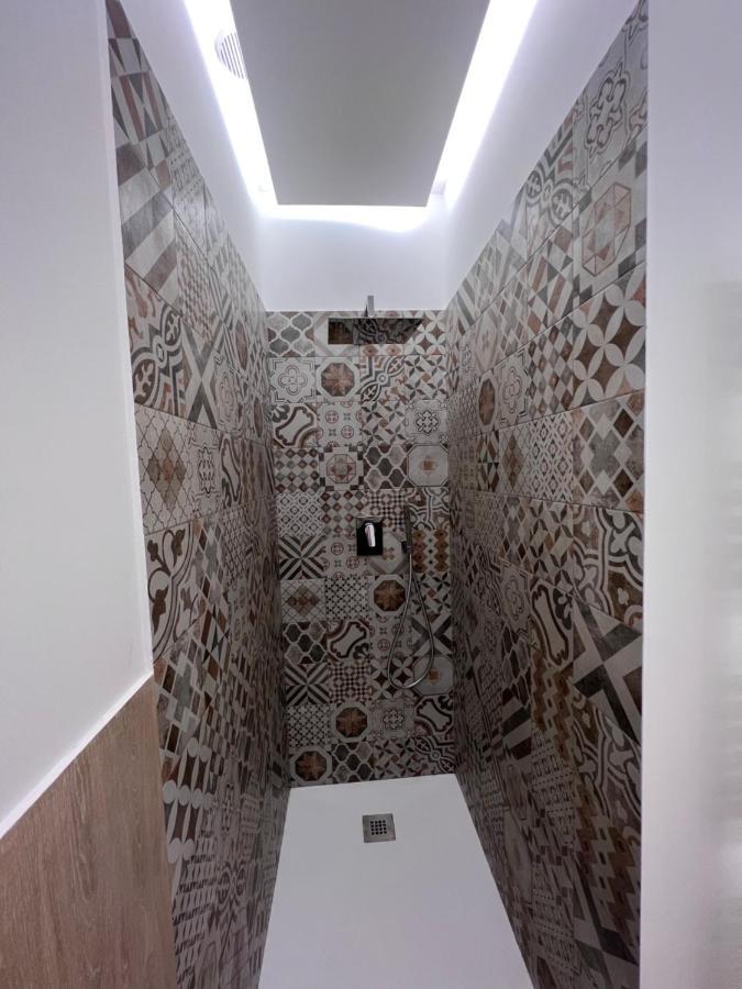 Casa Dante: Oneglia Centro-Marina-Spiagge Apartment Imperia Luaran gambar