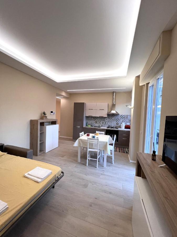 Casa Dante: Oneglia Centro-Marina-Spiagge Apartment Imperia Luaran gambar