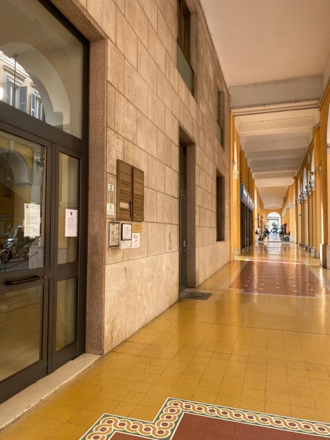 Casa Dante: Oneglia Centro-Marina-Spiagge Apartment Imperia Luaran gambar