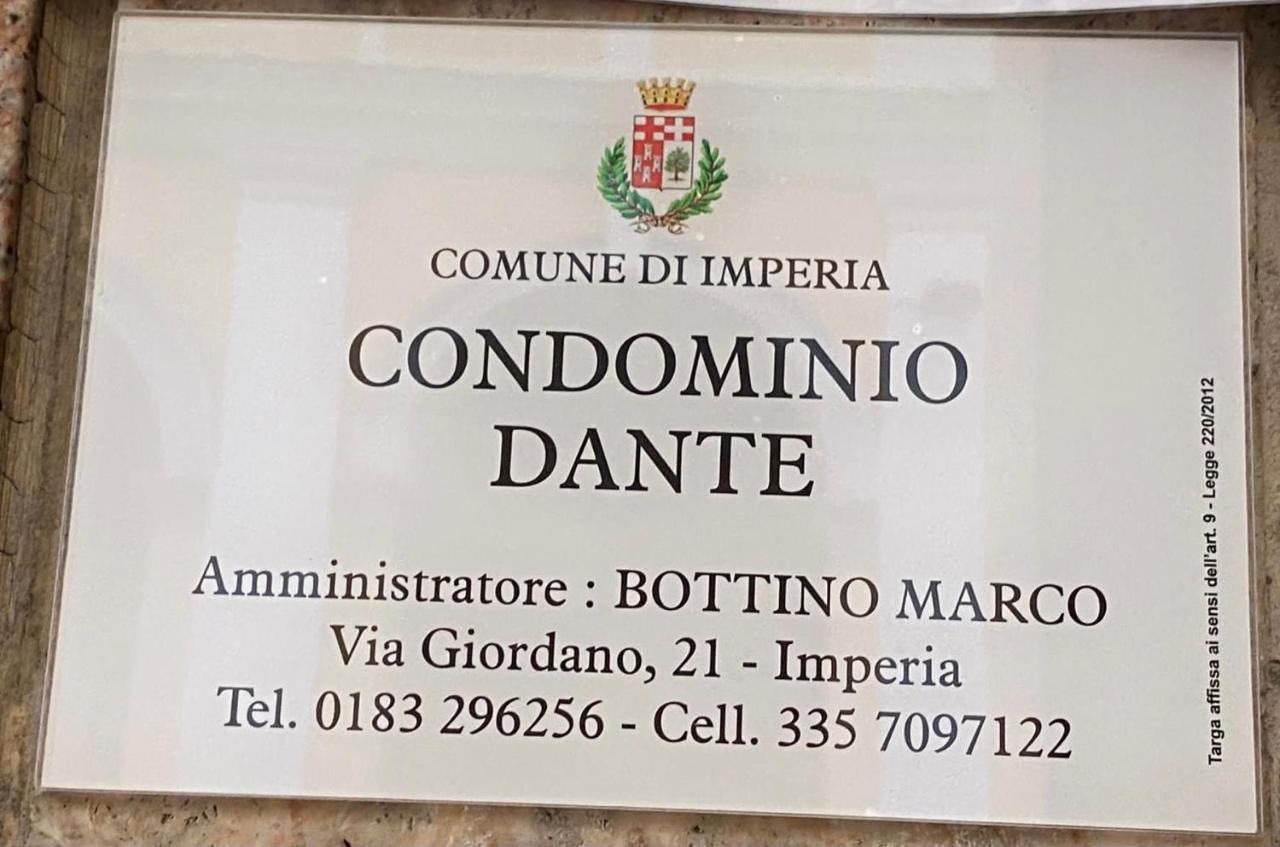 Casa Dante: Oneglia Centro-Marina-Spiagge Apartment Imperia Luaran gambar