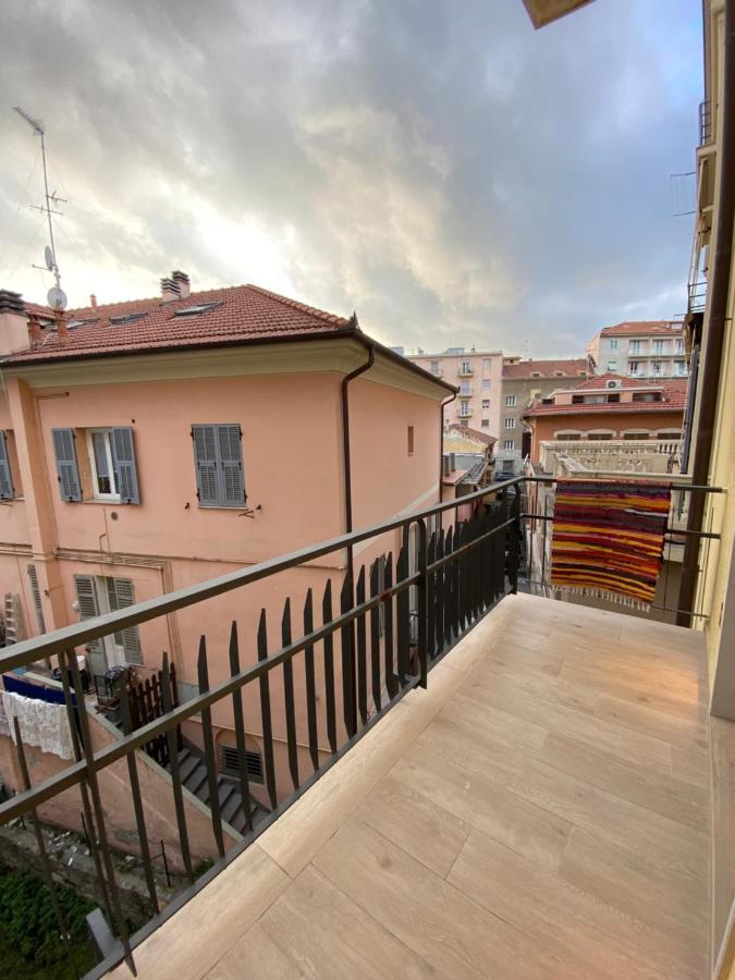 Casa Dante: Oneglia Centro-Marina-Spiagge Apartment Imperia Luaran gambar